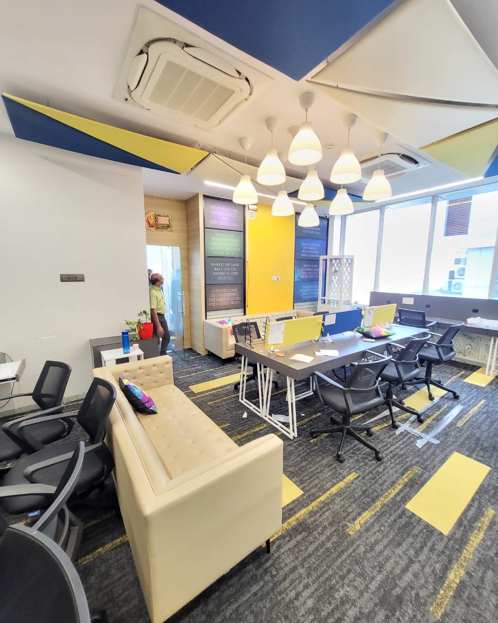 AVAILABLE FULLY FURNISHED OFFICE PRIME LOCATION