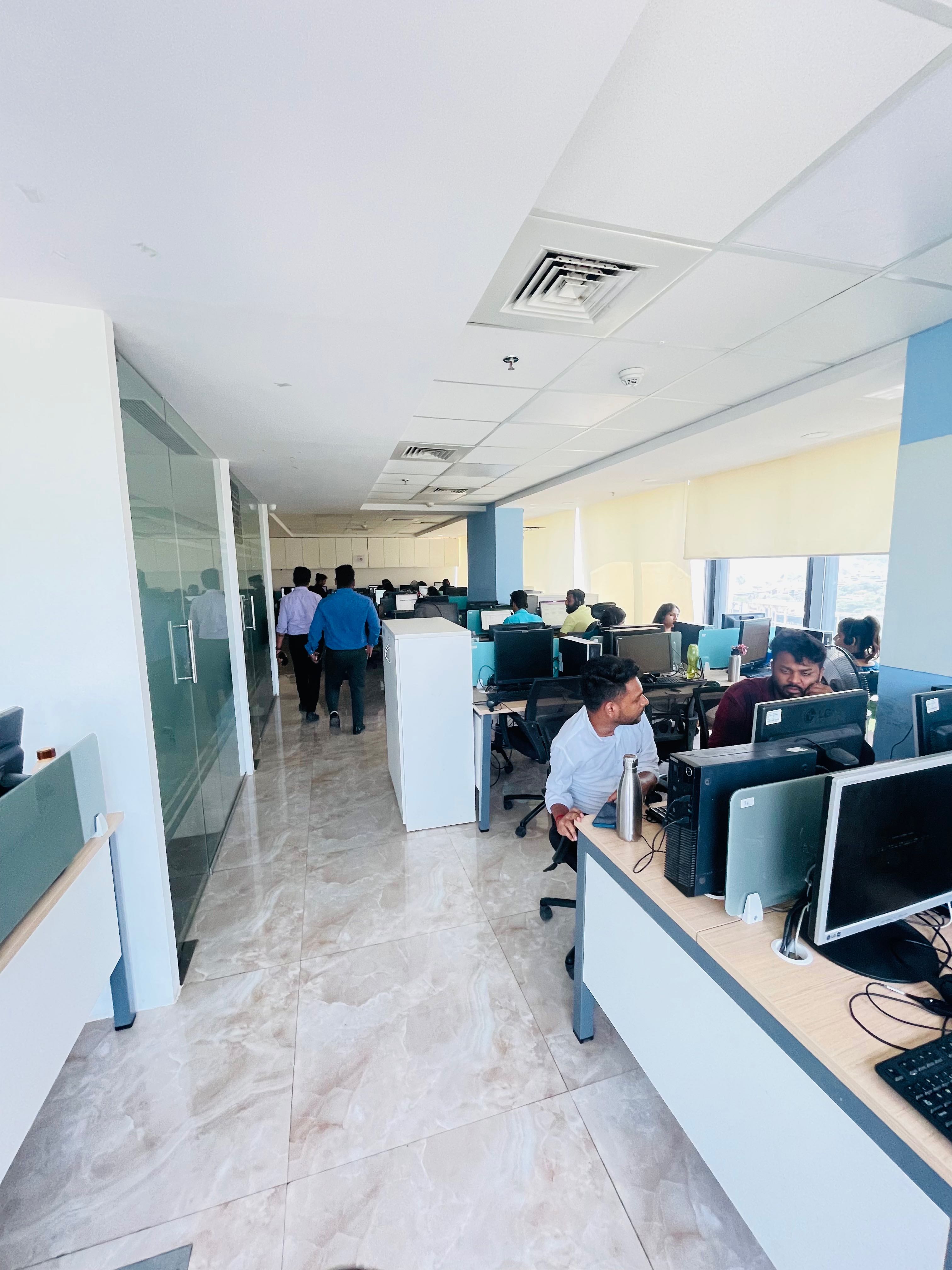 Available fully furnished office on rent very prime location thane west