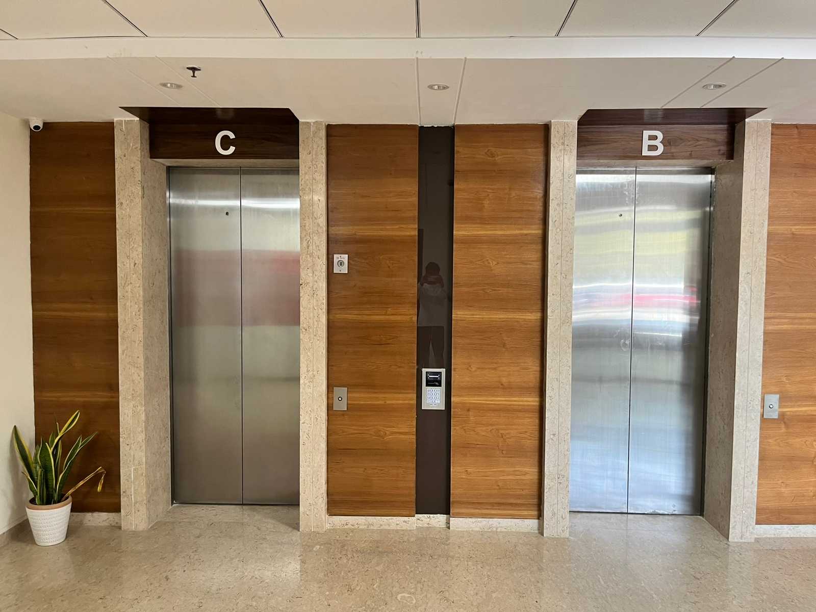 Available in Commercial Office For Rent In Thane City For Locality Located.